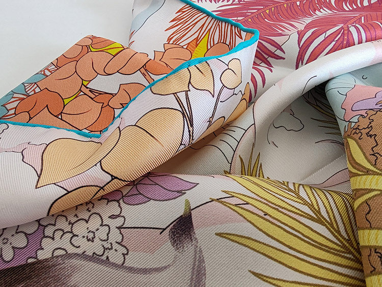 Reversible Dual-Color 19MM 100% Mulberry Silk Twill Scarf -Double-Faced Floral Print Hand-Rolled Hem