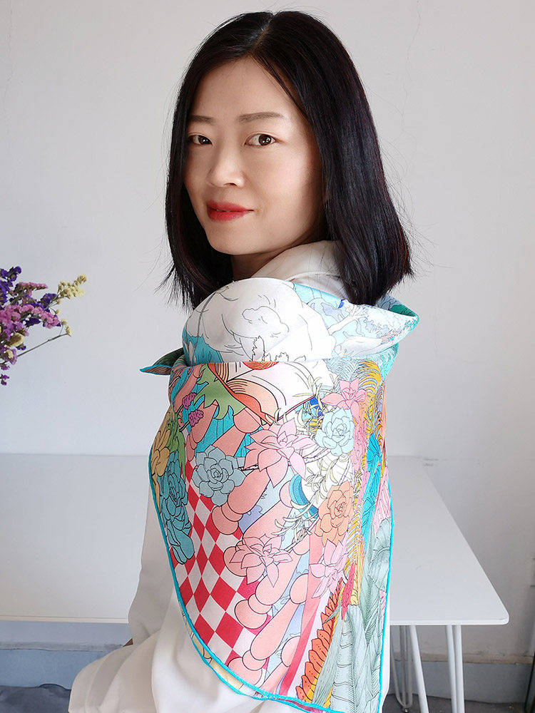 Reversible Dual-Color 19MM 100% Mulberry Silk Twill Scarf -Double-Faced Floral Print Hand-Rolled Hem
